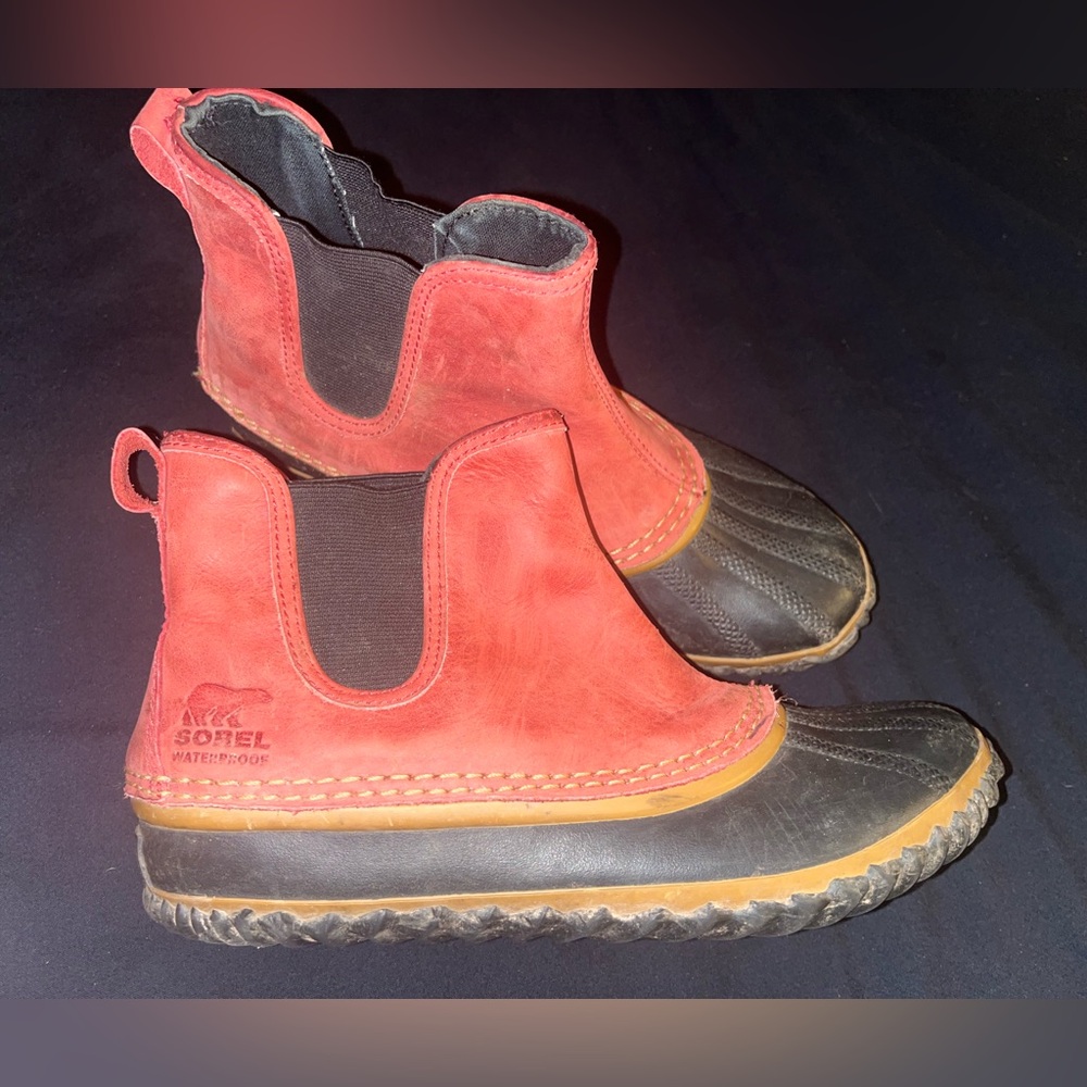 Sorel rain/snow boots- w 8